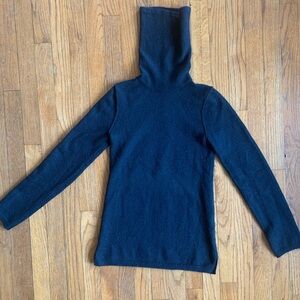 GapTurtleneck Sweater